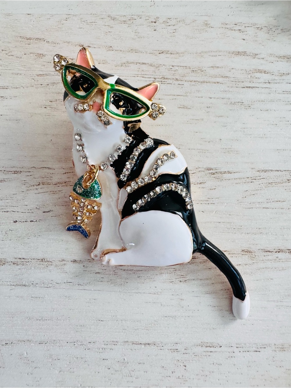 Wuli&baby Cat and fish enameled Brooch with moving fish, 3.5” ear to end tail